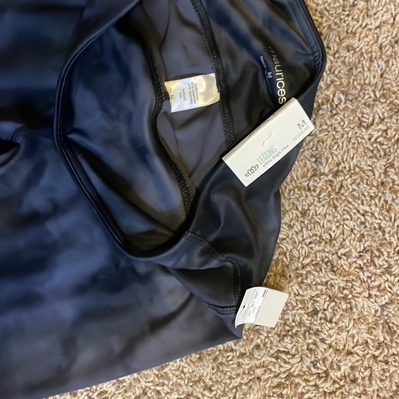 HUGE LEGGING BUNDLE - Picture 9 of 12